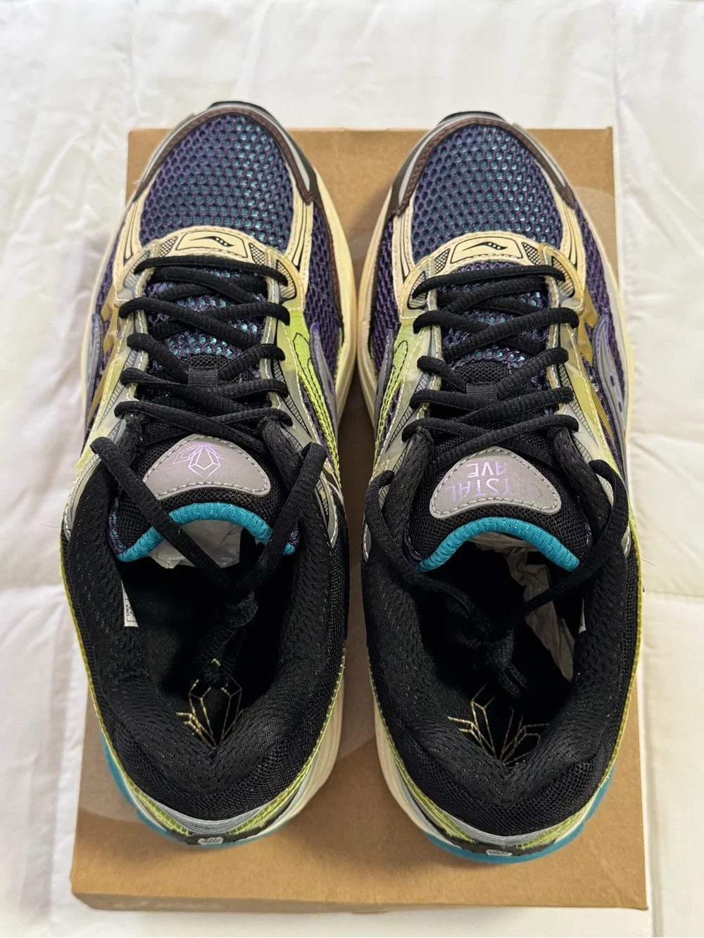 Saucony ProGrid Omni 9 Crystal Cave (kith exclusive)